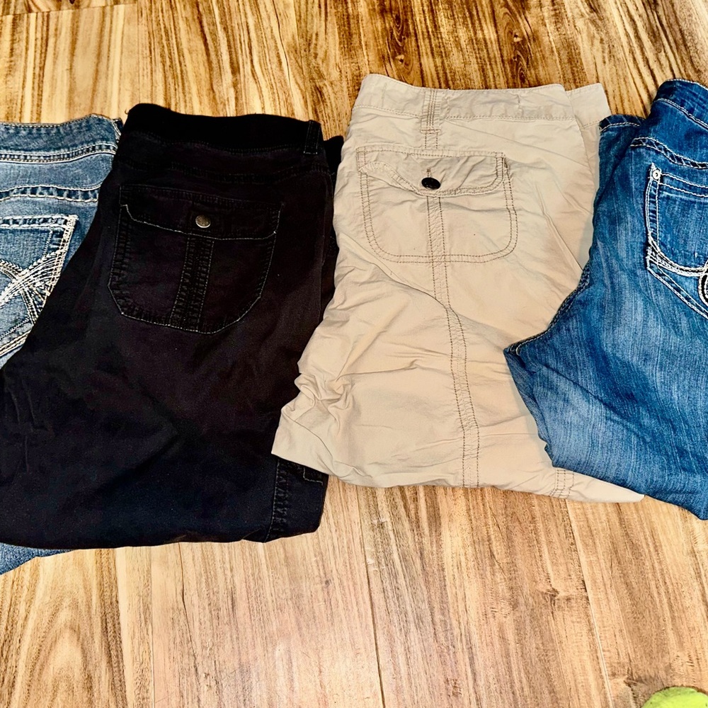 Women's Capris Lot x4 in Black, Beige, and Blue Denim size 16
